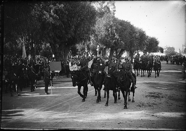 Desfile cívico-militar