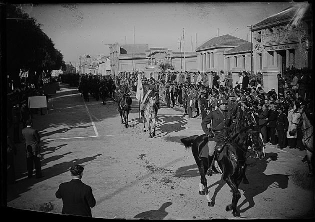 Interventor Carranza frente al Colegio Nacional 3