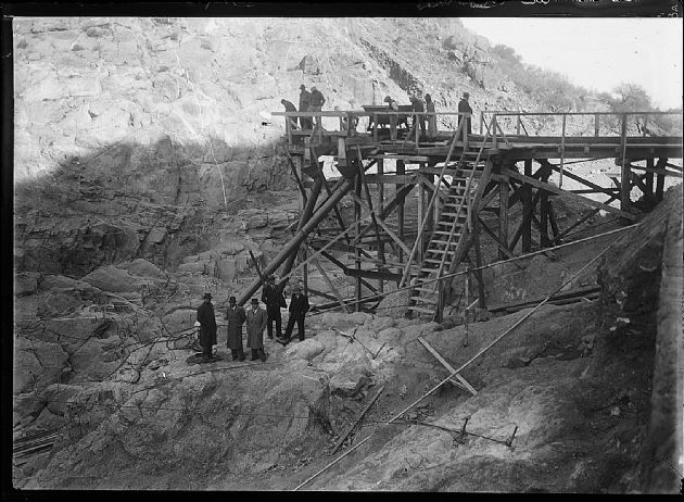 CONSTRUCCIÓN DEL DIQUE CRUZ DE PIEDRA III