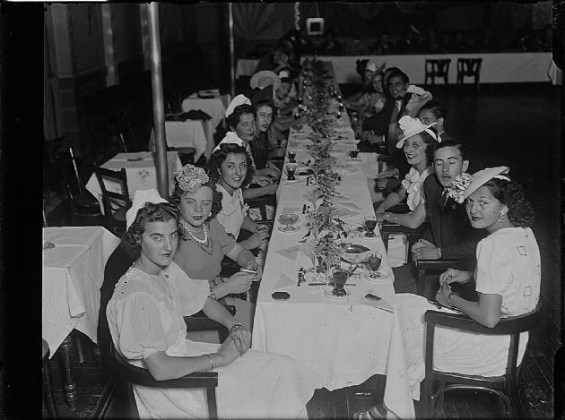 Cena de Jóvenes