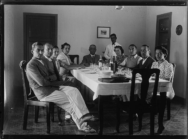 Almorzando en Familia I
