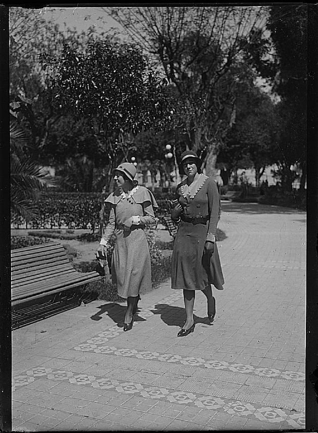 DAMAS DE PASEO