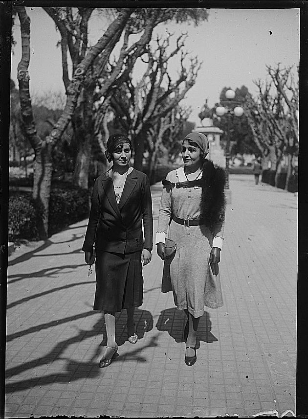 DAMAS DE PASEO