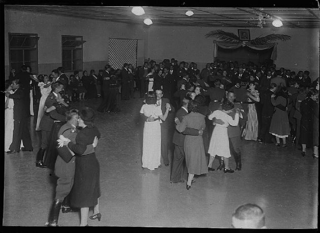 Baile en el Casino de Oficiales