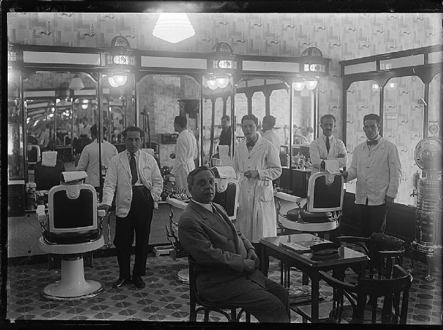 PELUQUERÍA PARíS