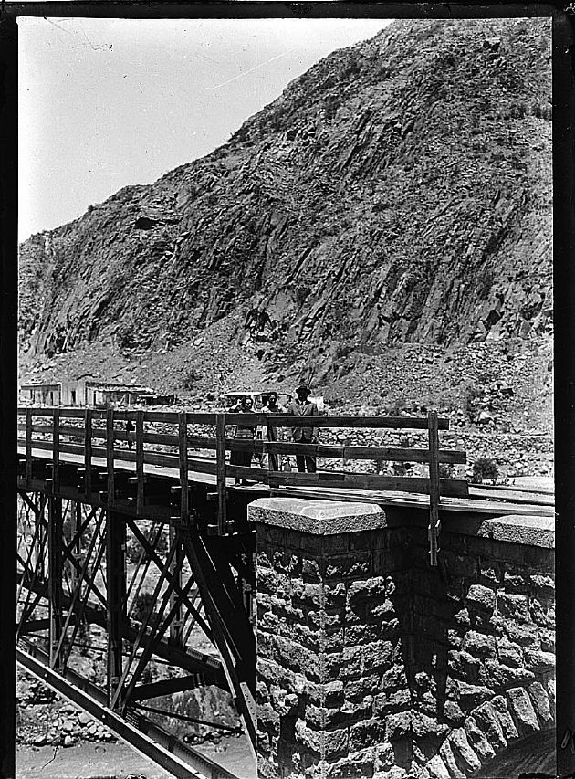 Puente Sobre Río Mendoza