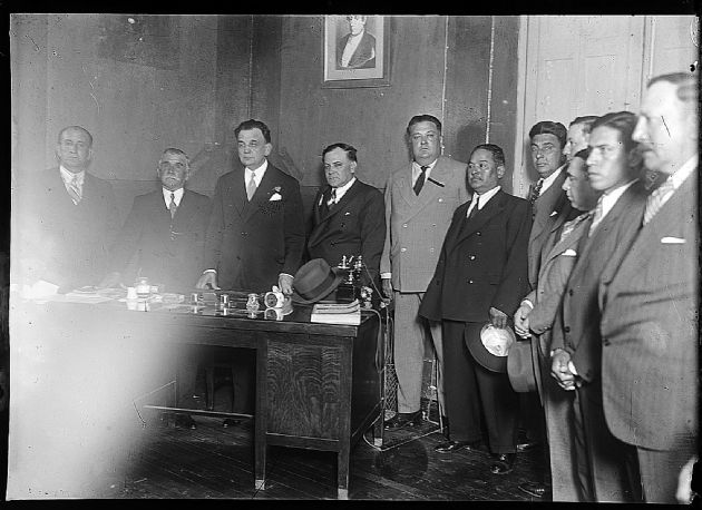Funcionarios en la Casa de Gobierno I