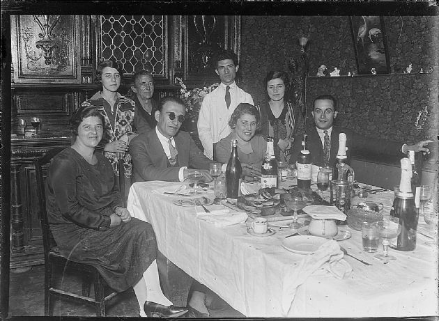Cenando en el Club Social