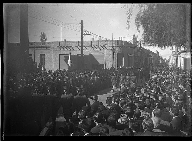 Desfile por calle Rivadavia 2