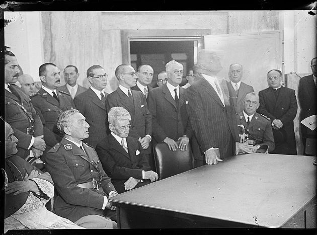 Representantes del Banco Hipotecario 4