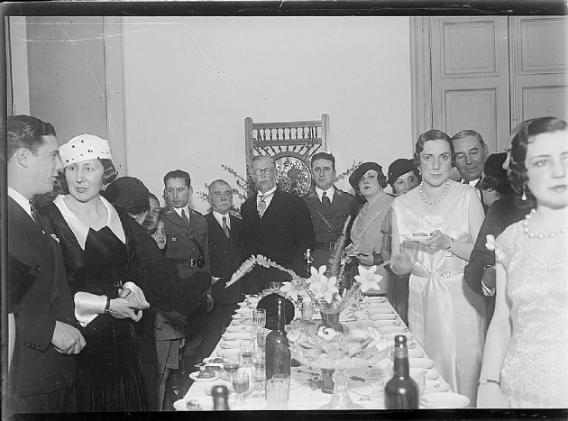 Brindis en Casa de Familia.