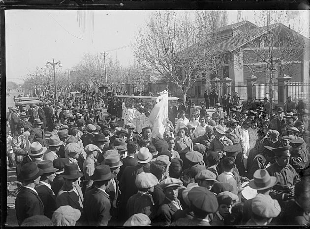 Desfile por Av. Quintana