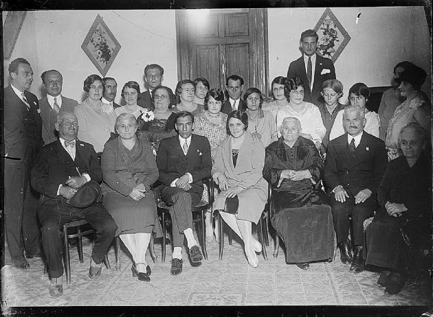 Reunión Social III