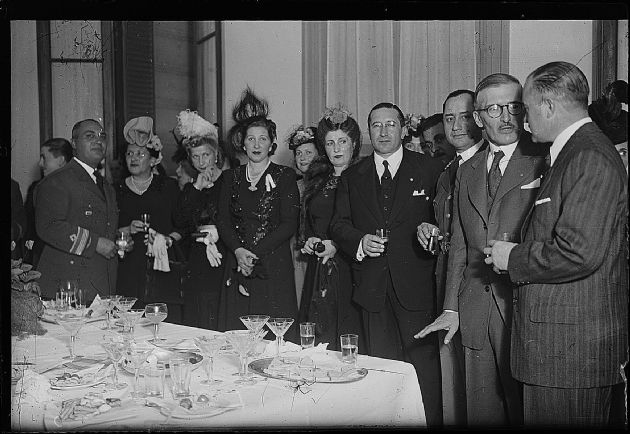 Damas en Brindis