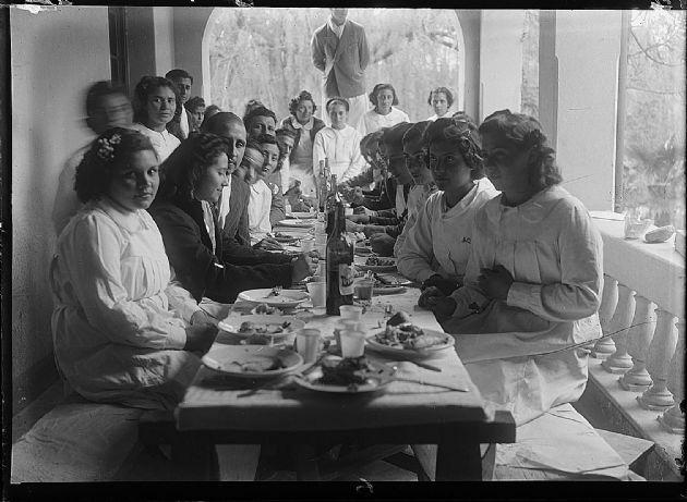 ALUMNAS VI