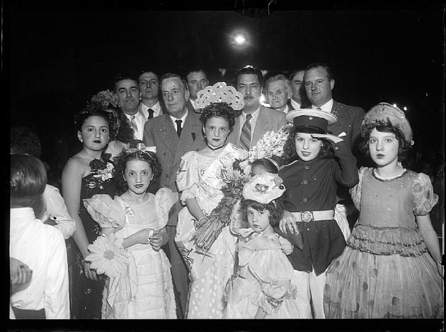 Jóvenes Niñas en Carnaval