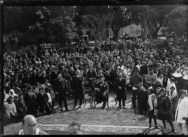 Ceremonia Religiosa en la plaza