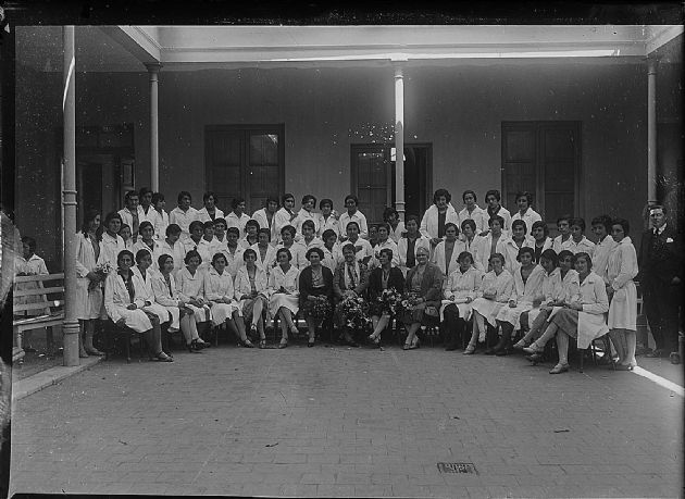 ALUMNAS VIII