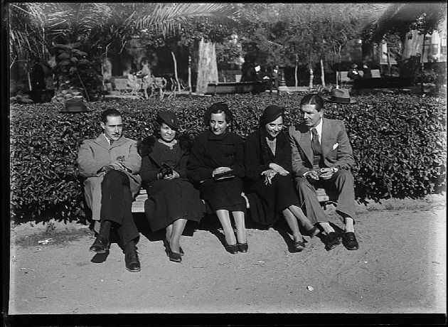 Jóvenes y Señoritas II