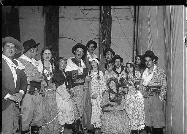 Vestidos como Paisanos IV