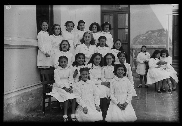 Alumnas Junto a su Maestra