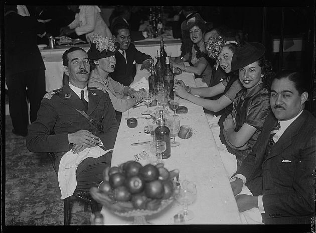 Cena entre Amigos.
