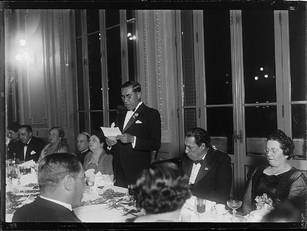 Dr. Ricardo Rodríguez Saa en cena de gala